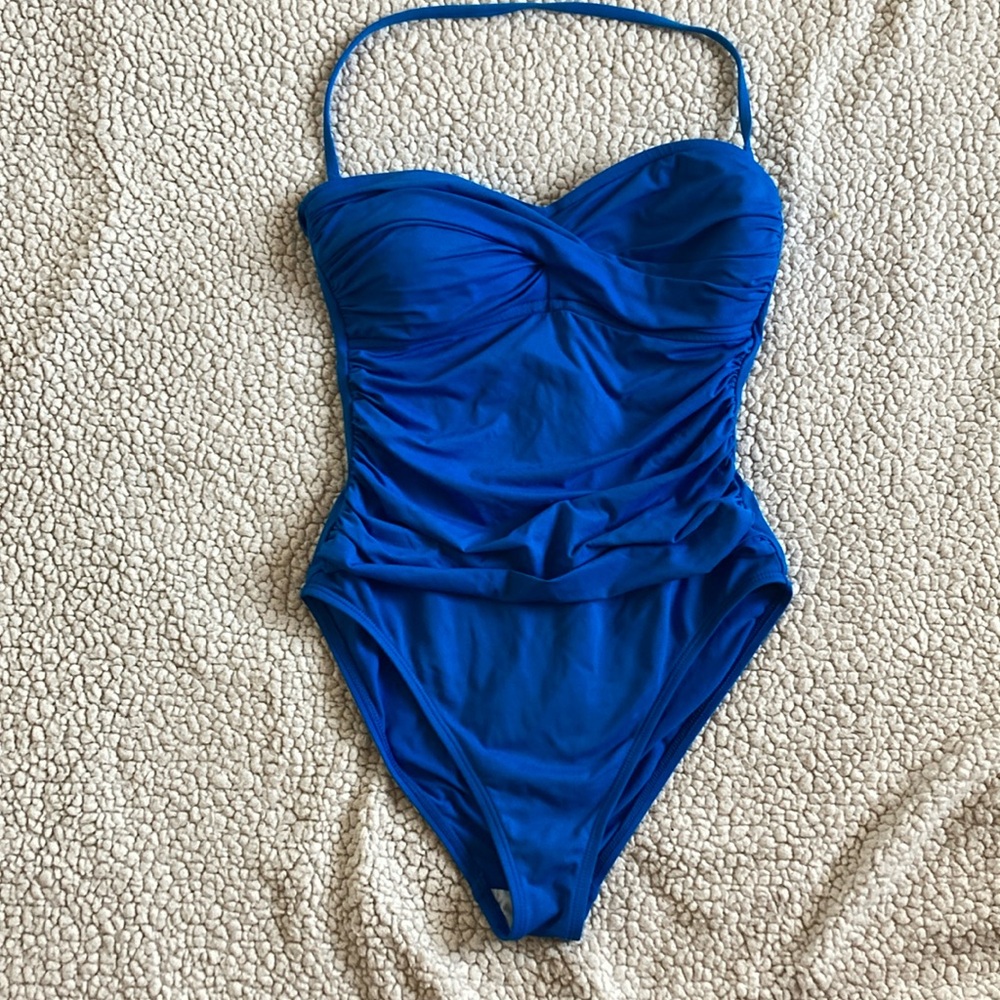 One piece swim suit